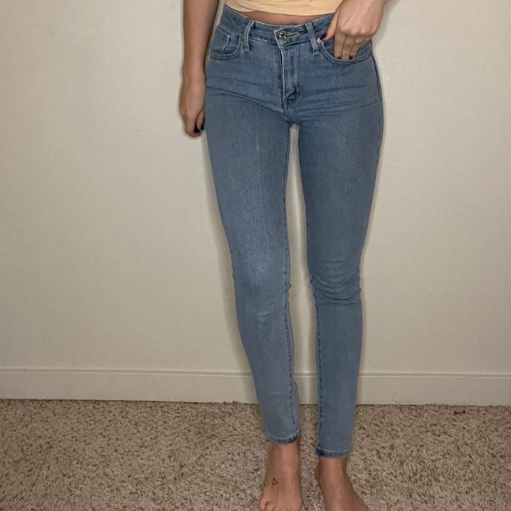 Levis jeans